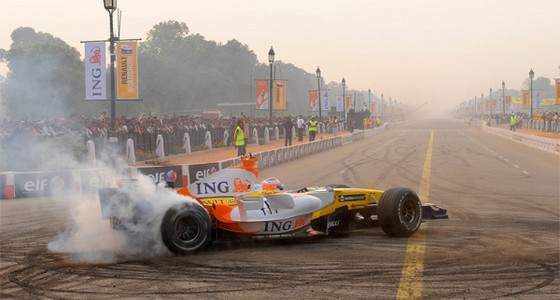 Roadshow-Fernando-Alonso-se-prepare-pour-Oviedo