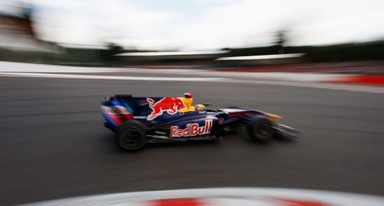 Mercedes-Benz-chez-Red-Bull-gratuitement