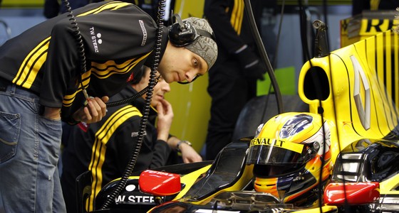 Lopez-justifie-l-arrivee-de-Petrov-chez-Renault-F1