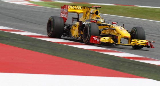 Renault-heureux-de-taquiner-les-Top-Team-en-qualifs