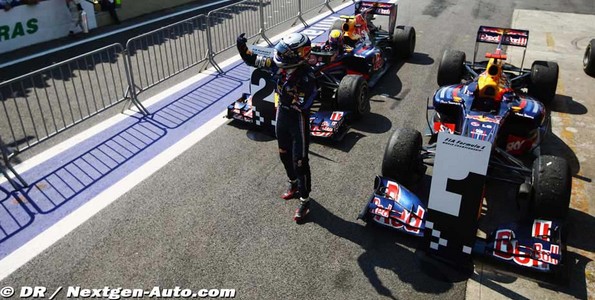 Red-Bull-Racing-Renault-sur-un-nuage-apres-son-titre