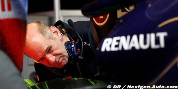 Mark-Webber-rend-hommage-a-Adrian-Newey