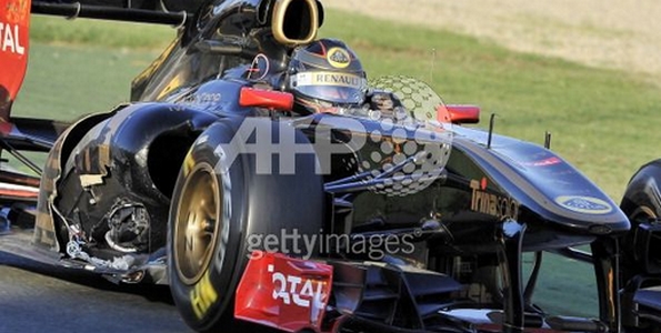 Photo-La-R31-de-Heidfeld-suite-a-l-incident-du-premier-tour