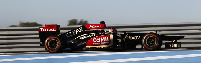 Kimi-Raikkonen-decouvre-la-Lotus-Renault-E21