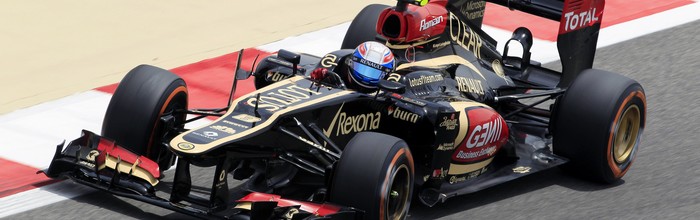 Lotus-Renault-garde-les-pieds-sur-terre