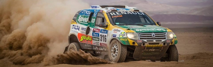 Le-Renault-Duster-Team-place-une-auto-a-l-arrivee-du-Dakar-2015