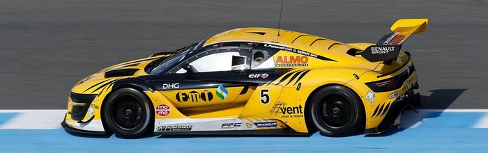 La-Renault-RS01-en-GT-Tour-pour-preparer-2016