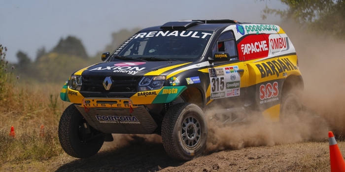 Dakar-2017-Le-Renault-Duster-Dakar-Team-presente-sa-nouvelle-arme