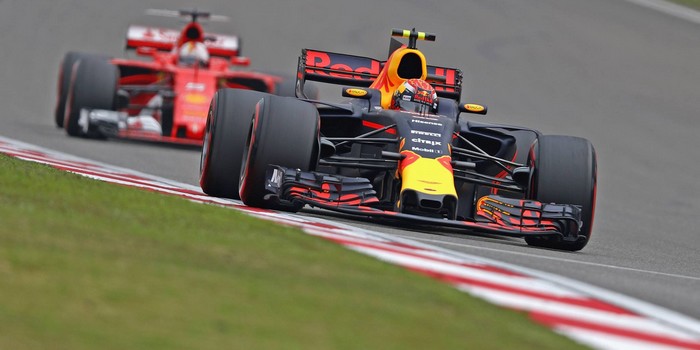 Daniel-Ricciardo-et-Daniil-Kvyat-assurent-le-top-10-a-Shanghai