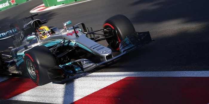 Bakou-Qualif-Lewis-Hamilton-s-offre-la-pole-position