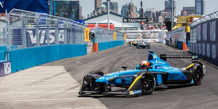 Pierre-Gasly-et-Techeetah-Formula-E-Team-se-revelent-a-New-York