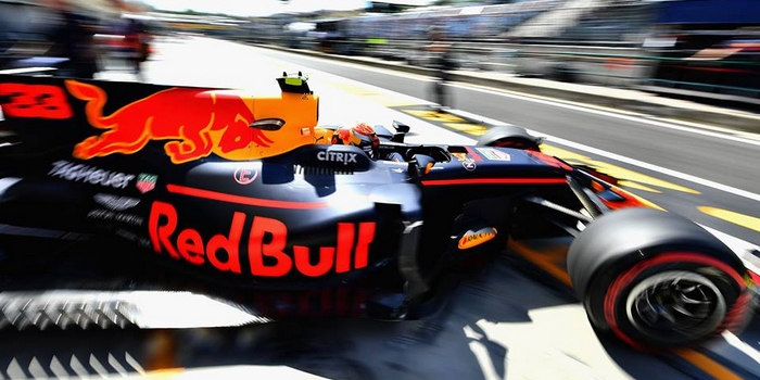 Hongrie-Jour-1-Red-Bull-place-le-Power-Unit-Renault-en-tete