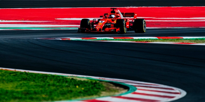 Barcelone-EPJ5-Ferrari-se-regale-McLaren-a-la-peine