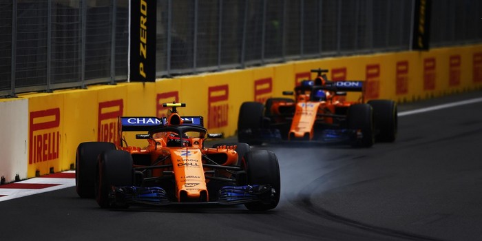 De-deux-roues-aux-points-pour-McLaren-Renault