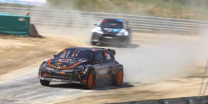 Guerlain-Chicherit-s-amuse-et-gagne-en-Rallycross-France