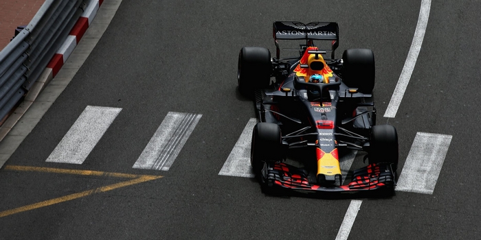 Monaco-EL3-Ricciardo-toujours-devant-Ferrari-et-Mercedes-Verstappen-dans-le-mur