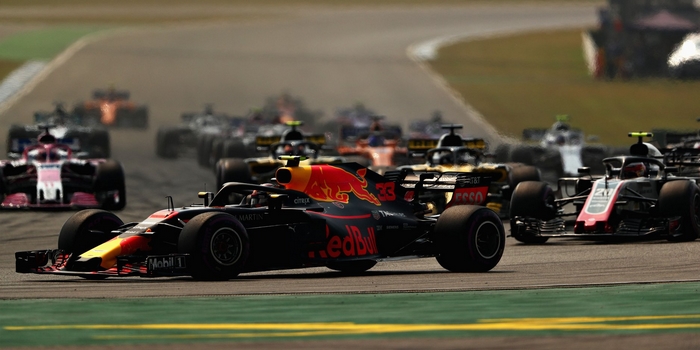 Verstappen-assure-pour-Red-Bull-Ricciardo-encore-trahi-par-la-mecanique