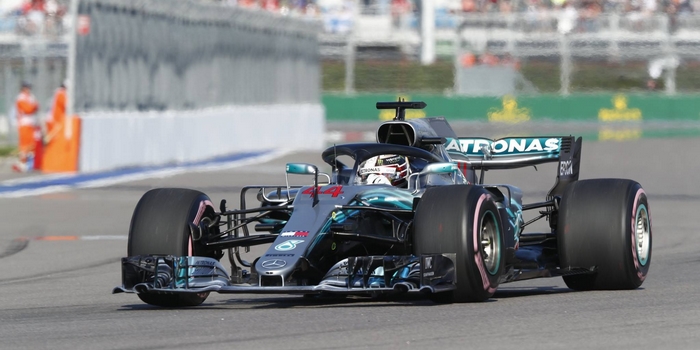 Russie-Course-Lewis-Hamilton-pour-une-victoire-controversee