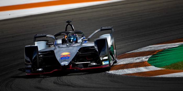 Sebastien-Buemi-continue-de-faire-le-boulot-pour-Nissan