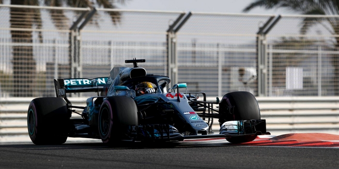 Abu-Dhabi-Course-Lewis-Hamilton-en-vrai-numero-un