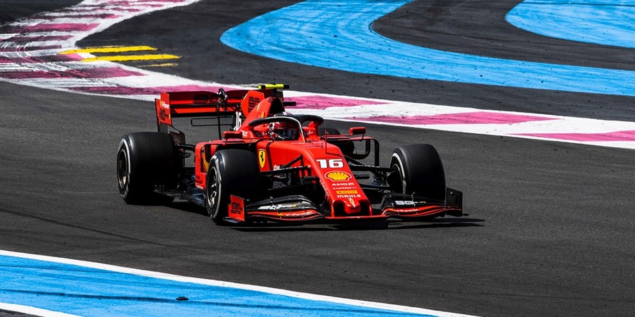 Autriche-Jour-1-Ferrari-se-montre-Renault-discret