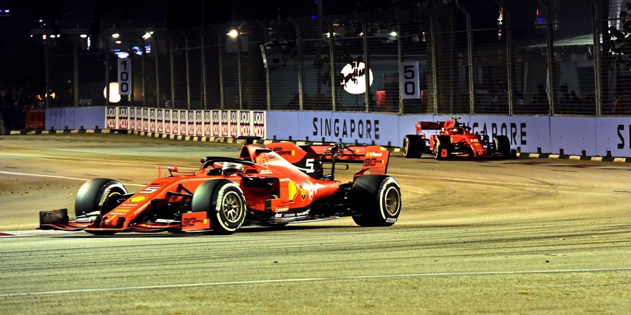 Singapour-Course-Sebastian-Vettel-victorieux-et-un-double-Ferrari