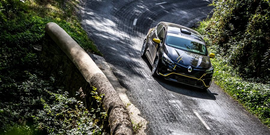 La-Nouvelle-Renault-Clio-Rally-egalement-au-Rallye-Monte-Carlo