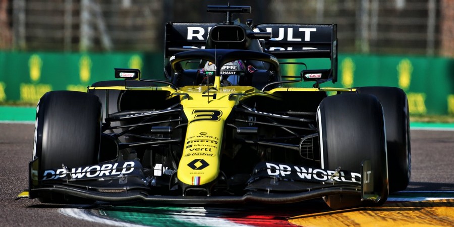 Imola-Course-Renault-et-Daniel-Ricciardo-decrochent-leur-2eme-podium