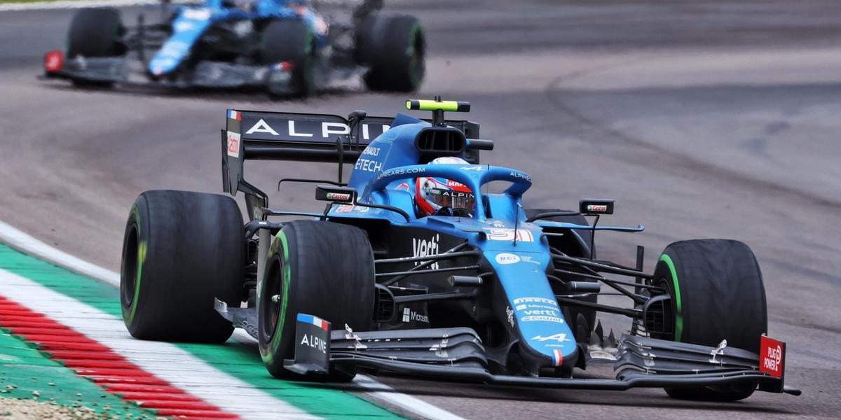 Imola-Course-Verstappen-au-dela-du-chaos-Alpine-surnage-et-sauve-un-top-10