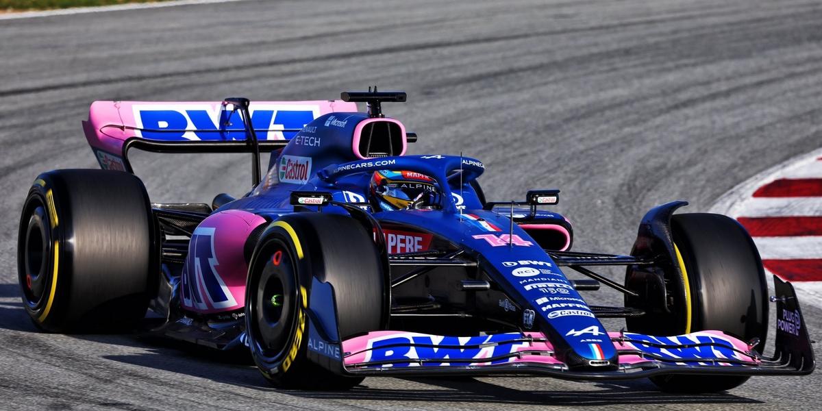 Fernando-Alonso-et-Alpine-Renault-engrangent-les-tours-a-Barcelone