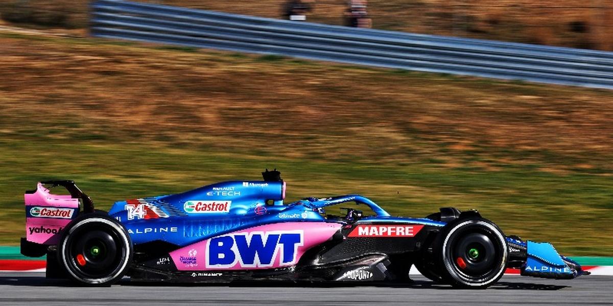 Esteban-Ocon-poursuit-la-decouverte-de-l-Alpine-Renault-A522