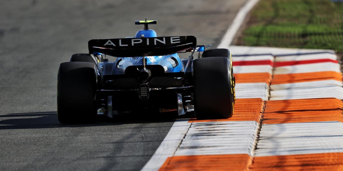 Le-regard-tourne-vers-Pierre-Gasly-Alpine-doit-apprendre-d-Oscar-Piastri