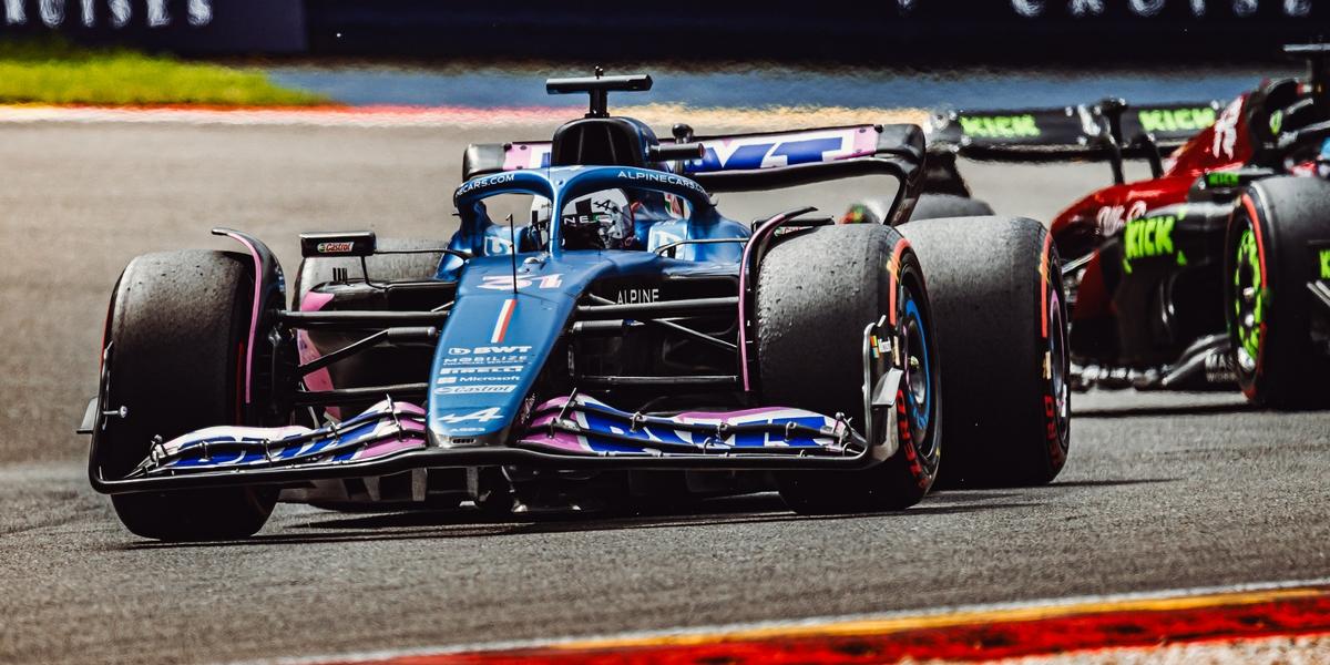 Belgique-Course-Alpine-Renault-remonte-et-marque-des-points
