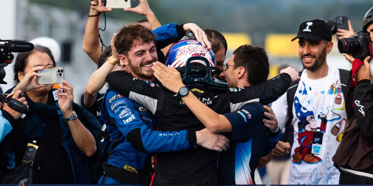 Alpine-et-Renault-goutent-enfin-au-Champagne-grace-a-l-rsquo-Endurance