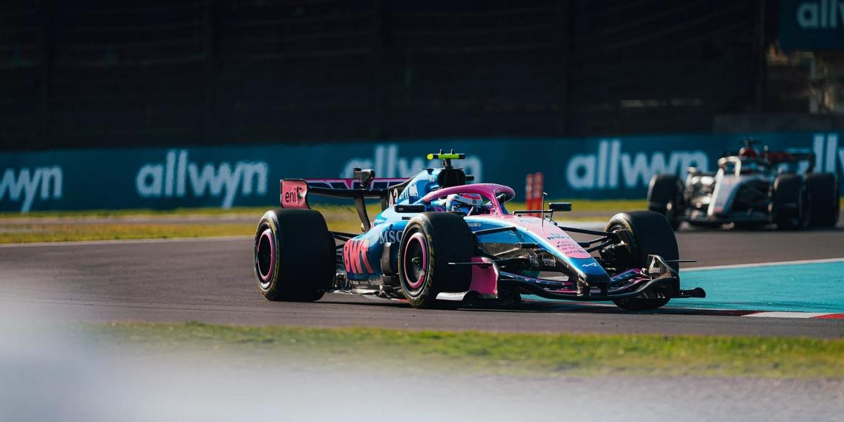 Alpine-rebondit-et-s-rsquo-illustre-aux-qualifications-du-Japon