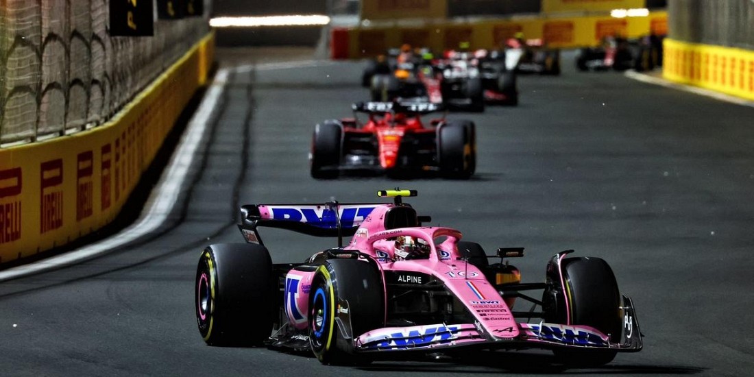 Arabie-Saoudite-Course-Red-Bull-surdomine-un-double-top-10-pour-Alpine