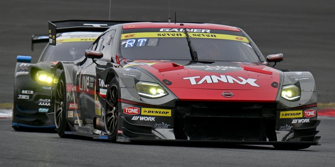 Curiosite-Max-Verstappen-au-volant-d-une-Nissan-Z-NISMO-GT500