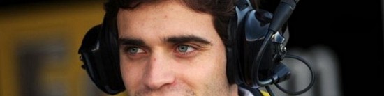 Jerome-D-Ambrosio-au-volant-de-la-Renault-F1-R30
