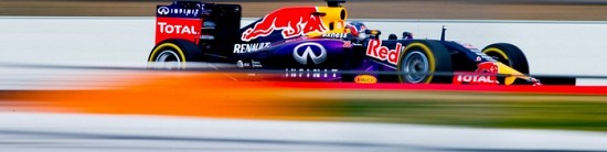 Oliver-Rowland-en-piste-avec-Red-Bull-Renault