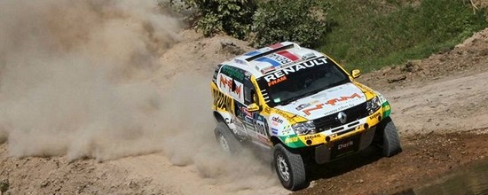 Dakar-2016-Les-Renault-Duster-repondent-presents