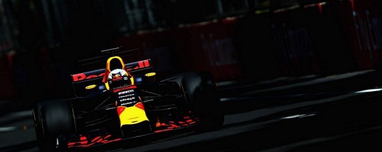 Bakou-Course-Ricciardo-Red-Bull-et-Renault-victoire