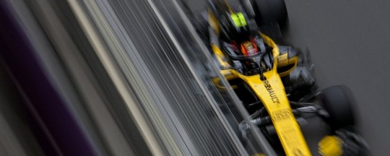 Carlos-Sainz-Jr-offre-de-gros-points-a-Renault