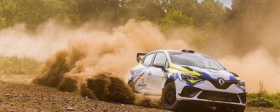 Renault-se-developpe-et-rencontre-le-succes-en-Rallye