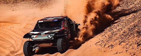 Fortunes-diverses-pour-le-groupe-Renault-en-Rallye-Raid-et-Formule-1