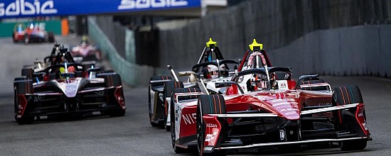 Nissan-lance-sa-saison-de-Formule-E-avec-un-podium