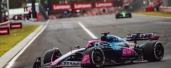 Alpine-reveille-sa-nouvelle-A526-avant-ses-debuts-en-piste