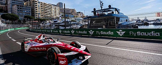 Nissan-Alpine-Tech-et-Oliver-Rowland-vainqueurs-a-Monaco