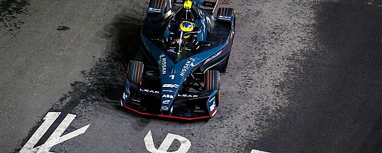 Devant-son-public-Nissan-se-maintient-dans-la-course-au-titre