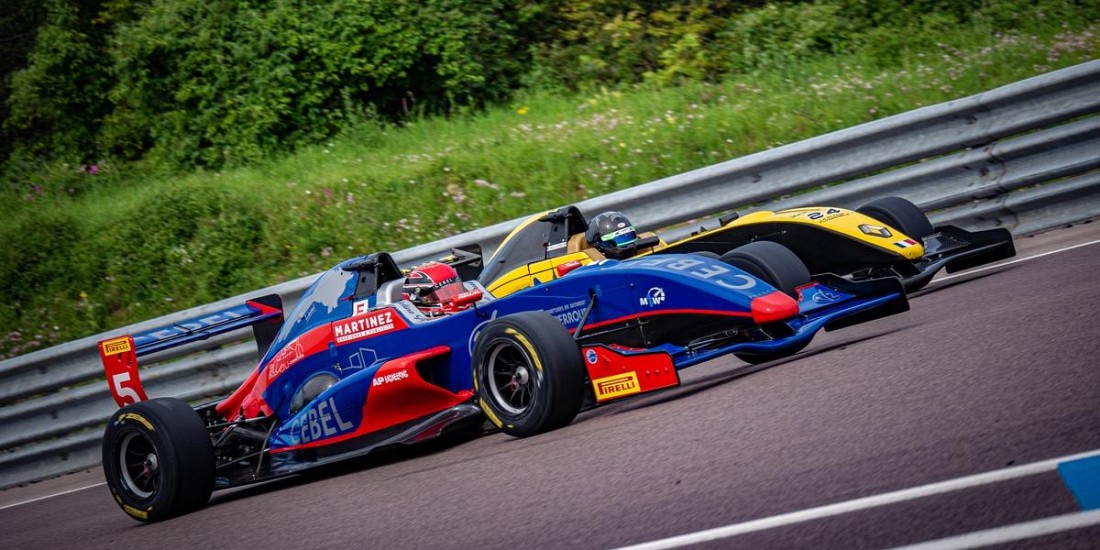 Formule-Renault-Cup-TTE-quand-l-rsquo-Histoire-et-la-formation-pilote-se-rencontrent