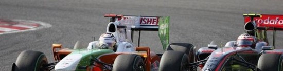 Renault-discute-activement-avec-Sutil-et-Kovalainen